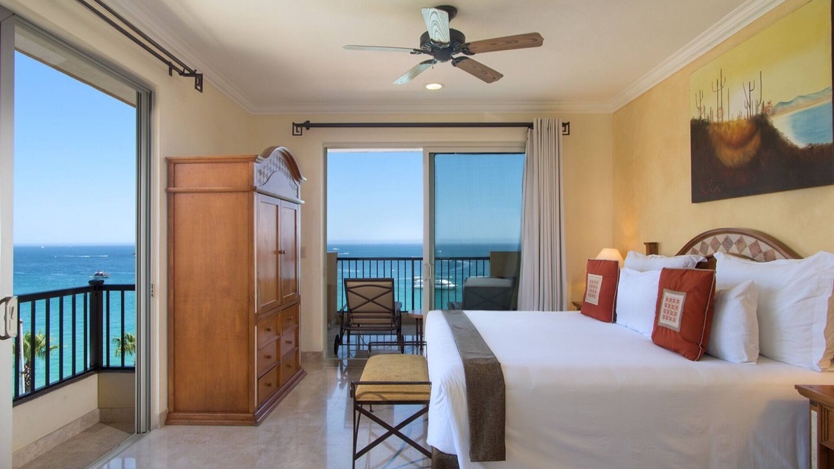 San Jose del Cabo Resort | Located on the Pristine Medano Beach