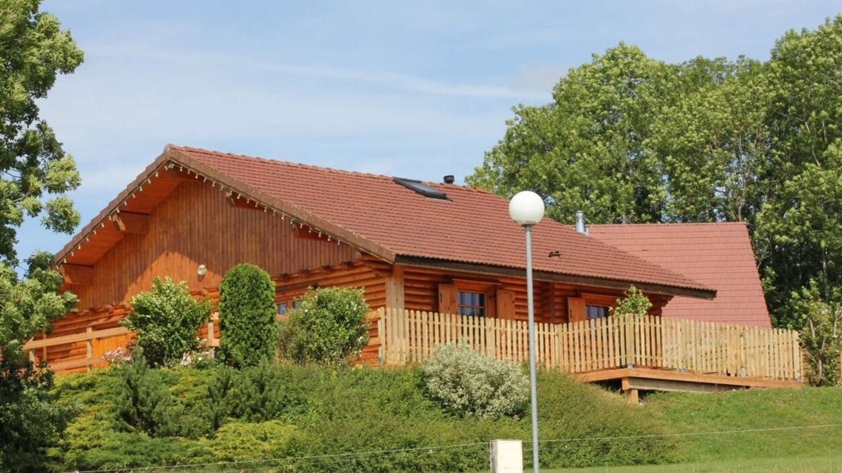 Le Latet Ski Chalet | Location Chalet Jura et Vacances à la Ferme