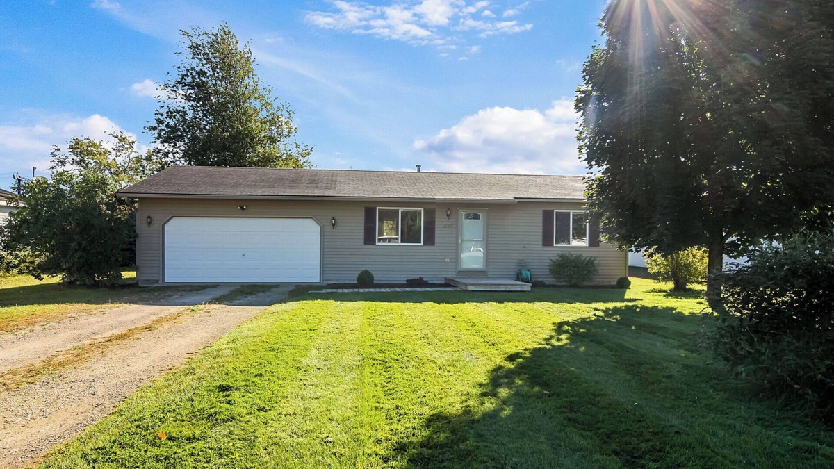 Lake Ann House | Location! Halfway between Traverse City and Glen Arbor/Empire/Lake Michigan!