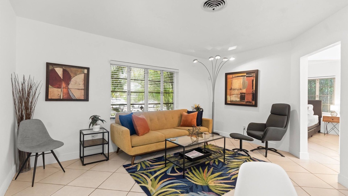 South Miami House | Location Huge yard Managed by BNR Vacation Rentals