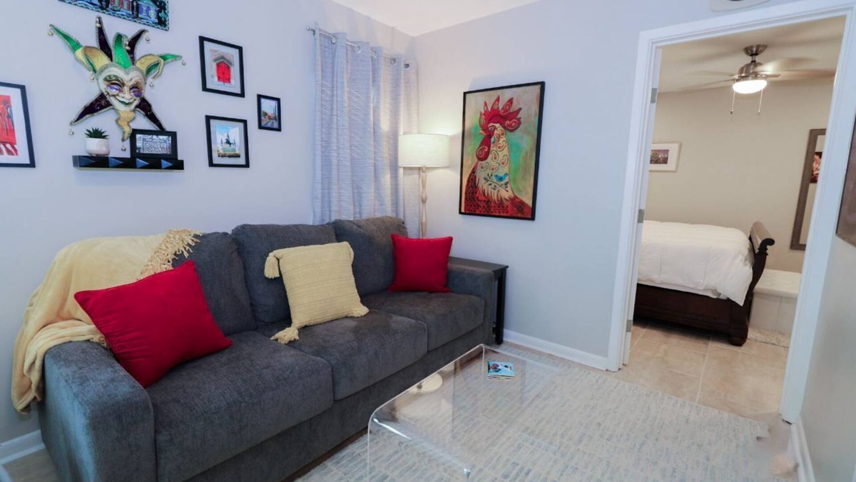 Audubon Apartment | Location, Location, Location! Welcome to a charming 1BR in Uptown New Orleans.