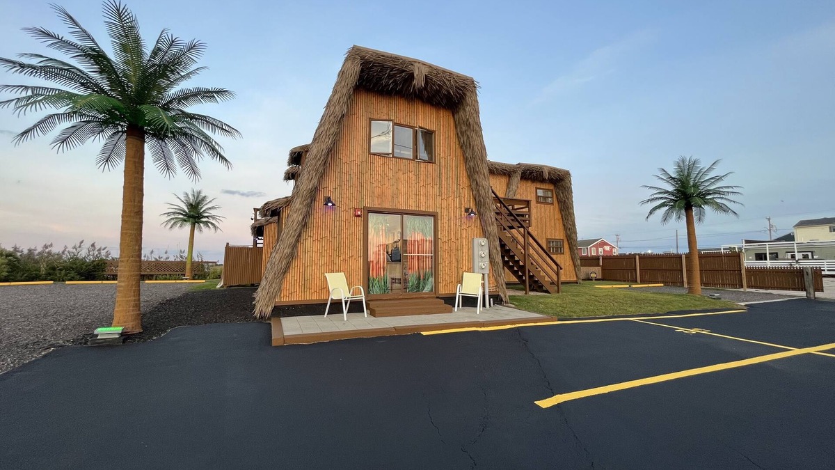 Misquamicut Apartment | LOCATION LOCATION LOCATION
