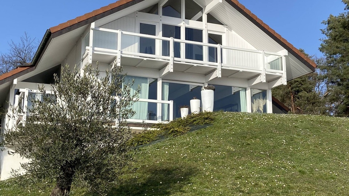 Pringy House | Location Maison 4 Chambres 3 SDB Annecy Terrasse Jardin vue Dégagée