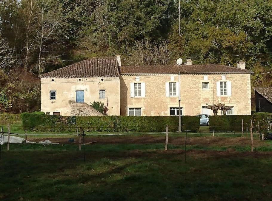 Noaillac House | Location meublée au milieu d'un écrin de verdure Aux vieux fours
