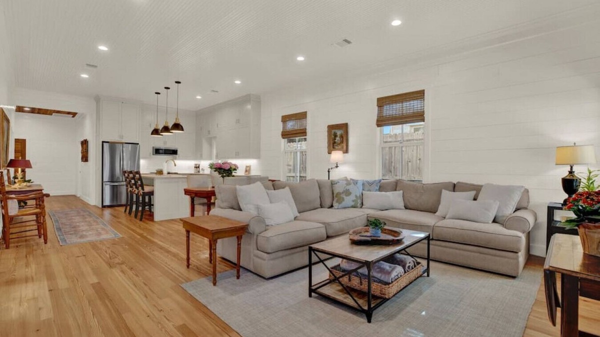 Fredericksburg House | Location! One Block to Main Street/Restaurants!