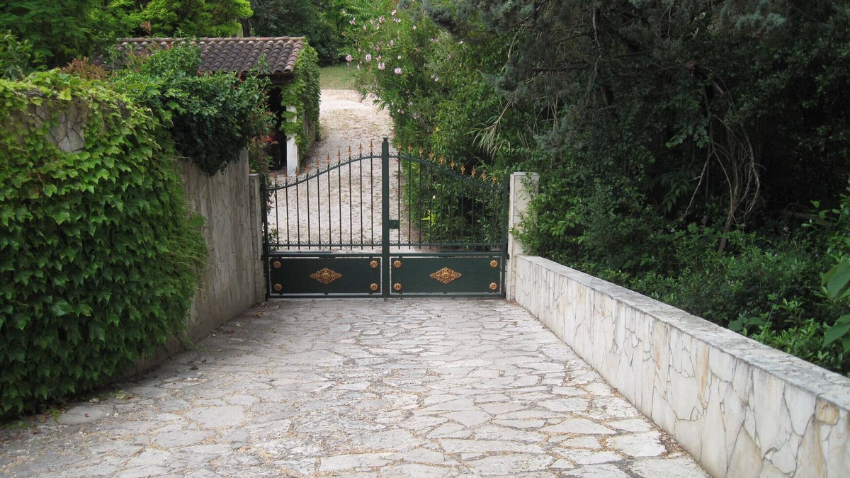 Cuers House | Location Saisonnière Piscine Privée