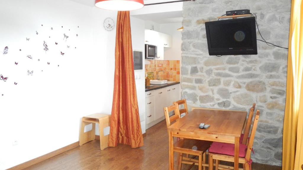 Montclar Apartment | Location Station Montclar