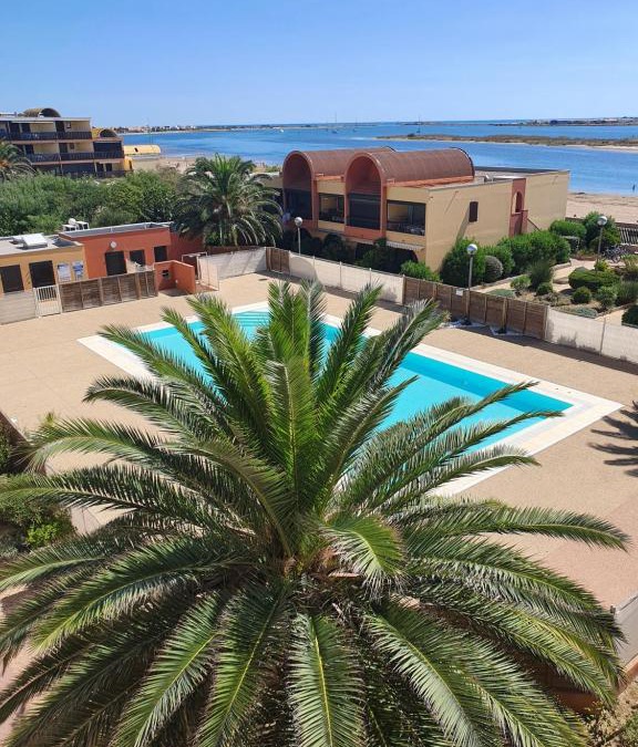 Port Rive Gauche Apartment | LOCATION STUDIO EN BORD DE PLAGE A GRUISSAN