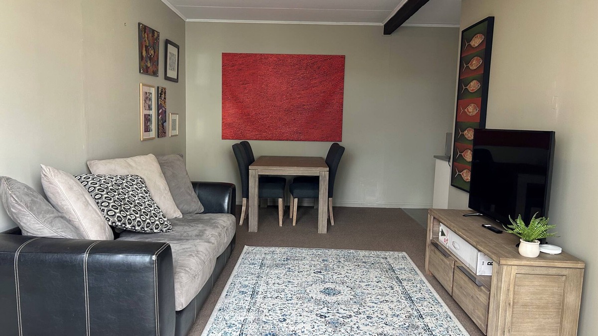 Port Macdonnell Apartment | LOCATION The Beach House Studio - Unique Seafront Affordable and Pets Negotiable