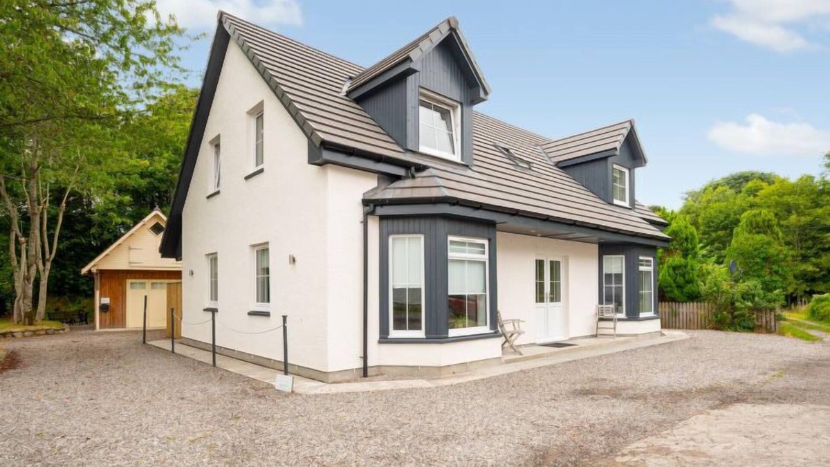 Drumnadrochit House | Loch Ness House by Interhome