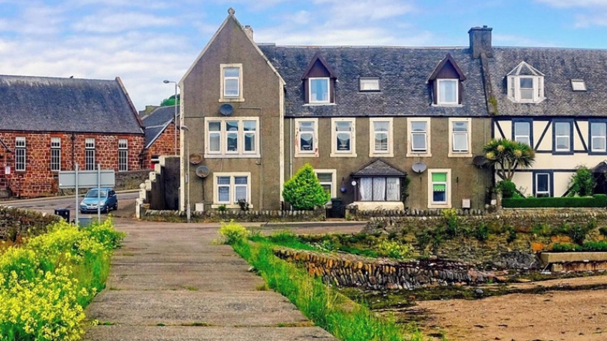 Campbeltown Apartment | Loch Views Apartment Sleeps 2-Pets Ok-Free Parking