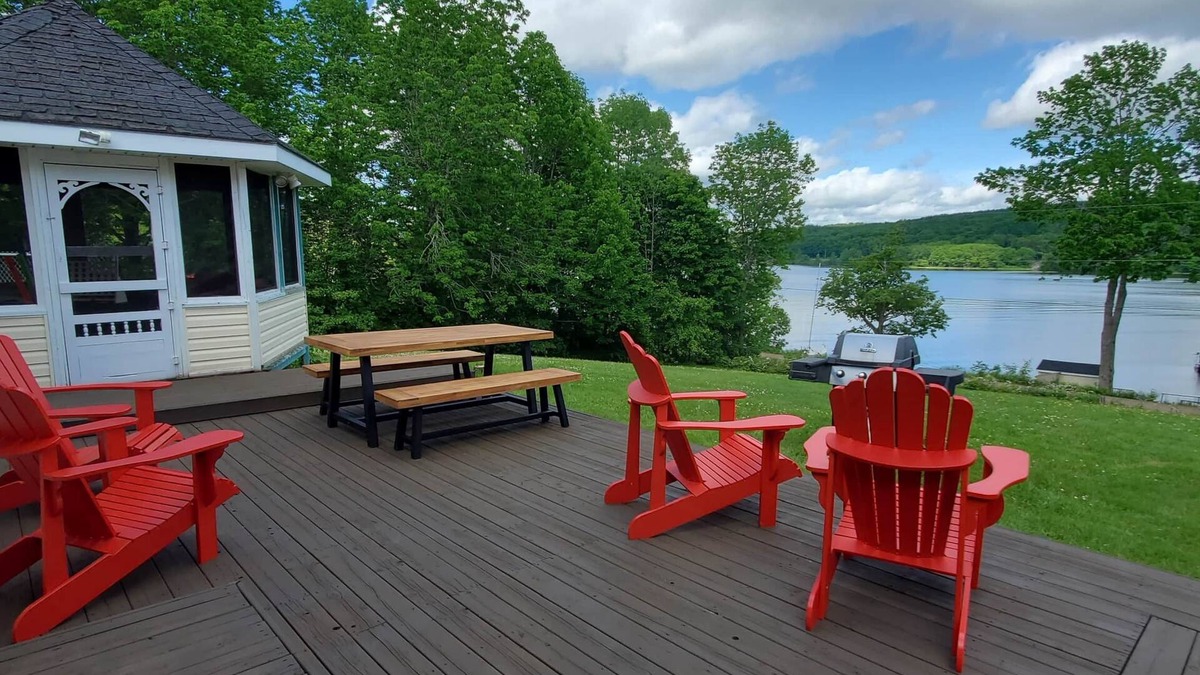 Antigonish County House | Lochaber Lake View Cottage