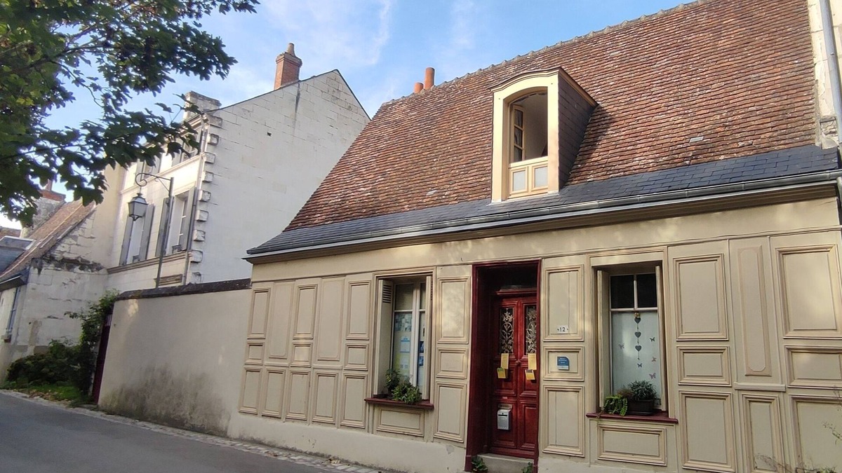 Loches Apartment | Loches : Mansarde Romantique Sous un Toit du 16ème Siècle