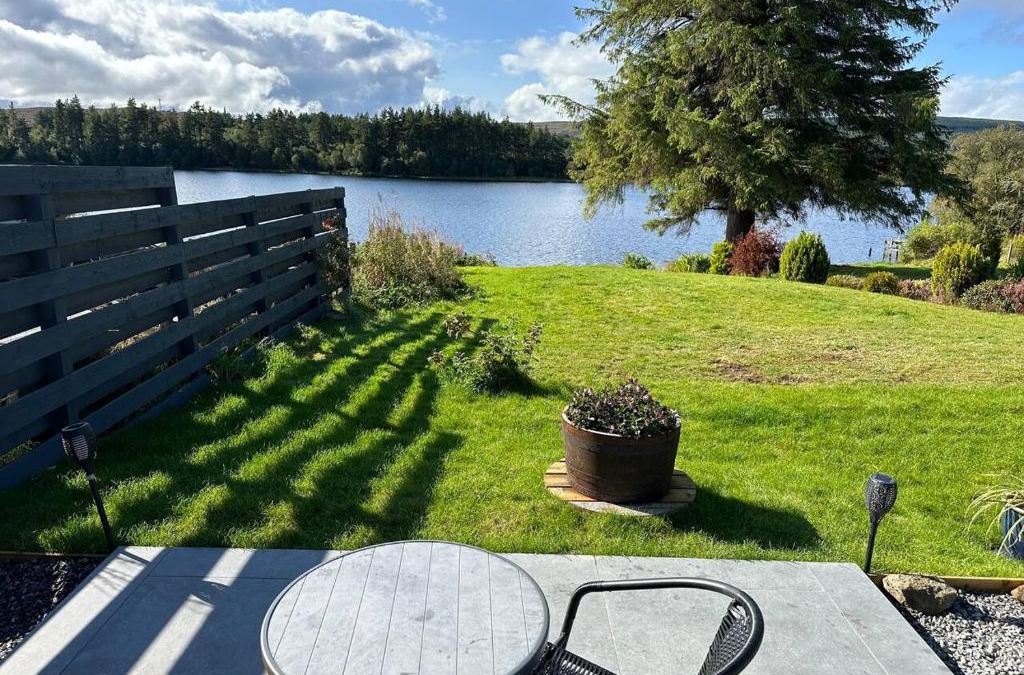 Lairg House | Lochside Lodge Pod