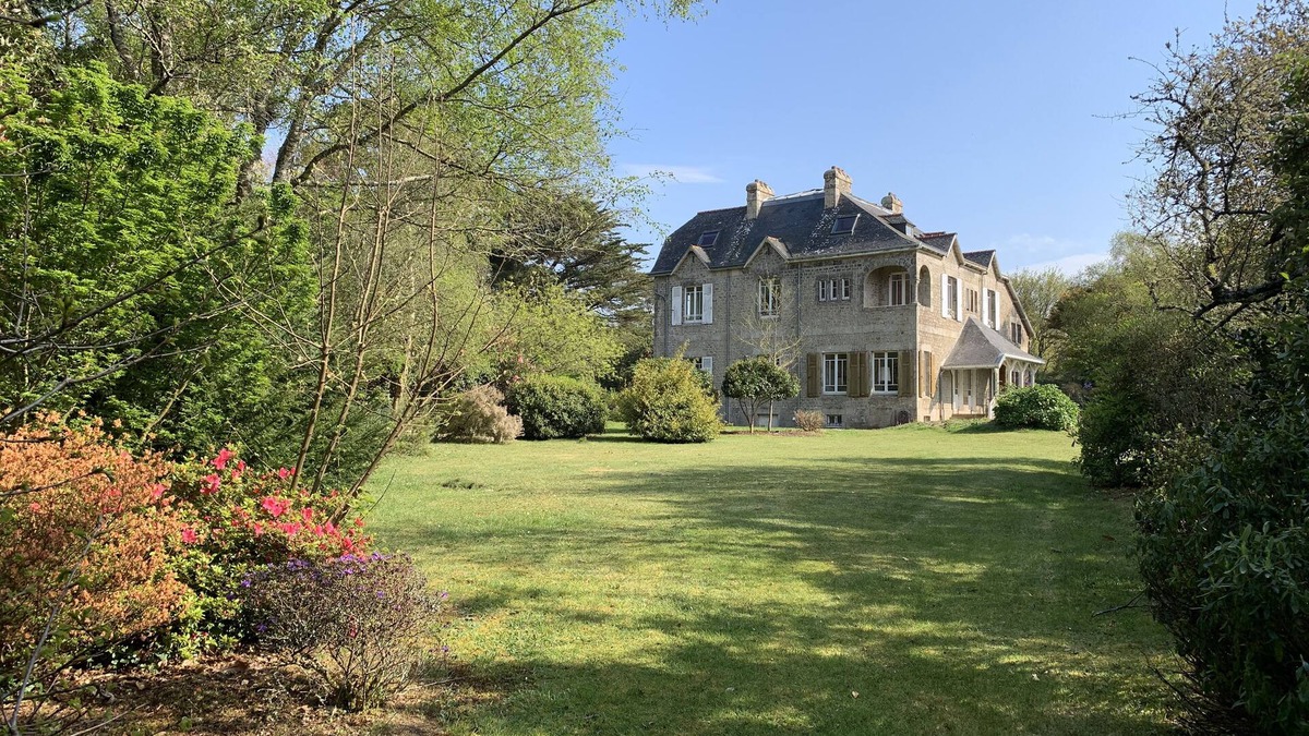 Locronan House | Locronan manor house in a superb park