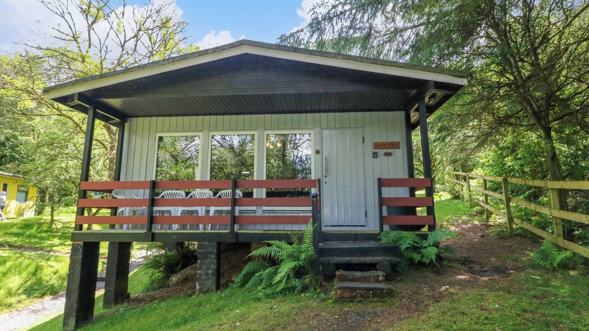 Lamlash Cottage | LODGE 6 - "ALDER", family friendly in Lamlash, Isle Of Arran