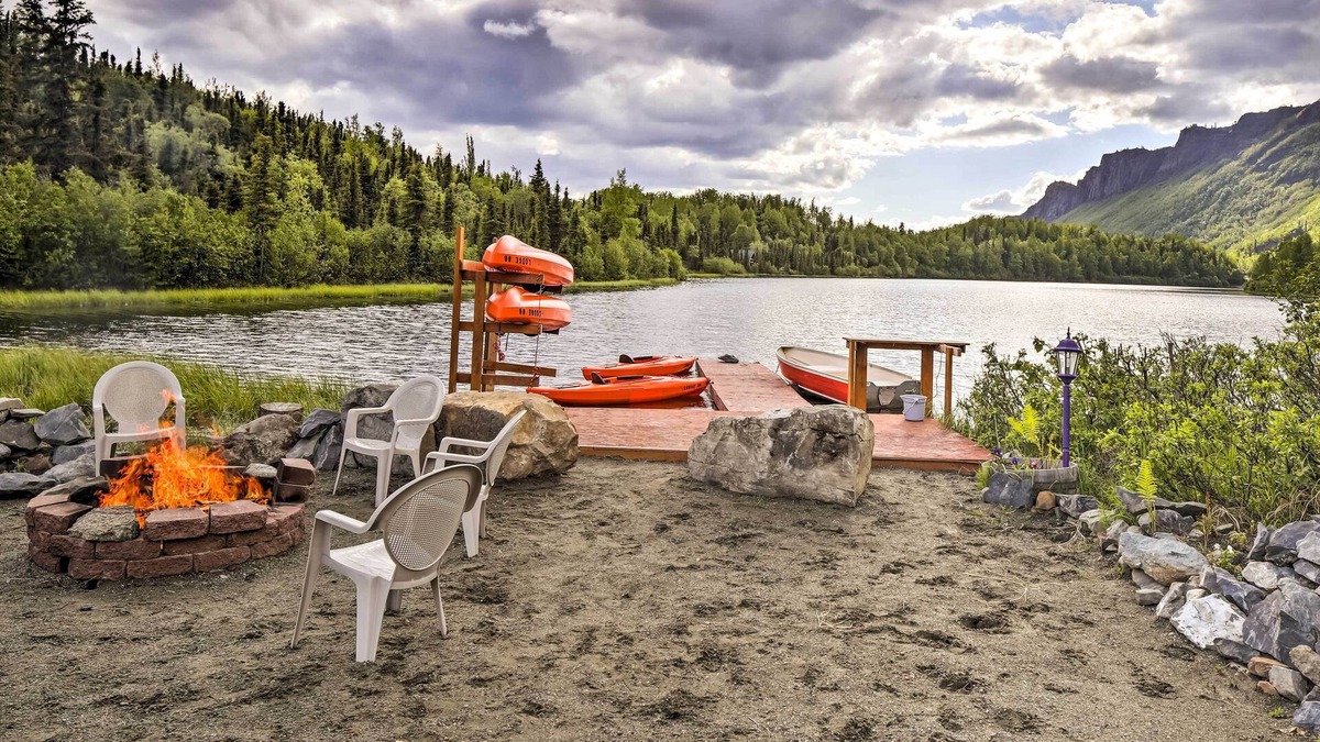 Sutton House | 'Lodge 88' - Steps to Weiner Lake w/Dock & Boat!