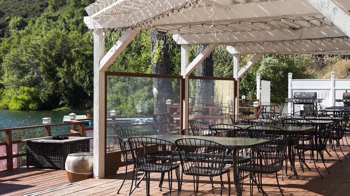 Upper Lake Apartment | Lodge Executive Suite - The Lodge At Blue Lakes
