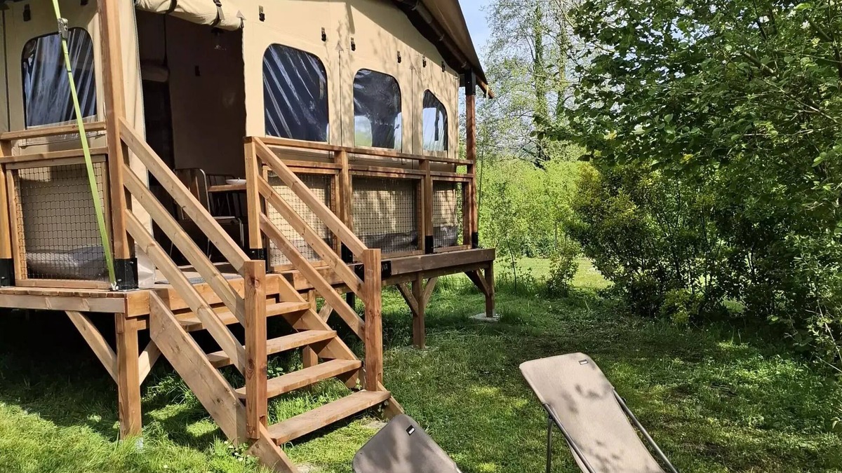 Long Cabin | LODGE LE CAREX Grundstück 16- 2 Schlafzimmer 5 Betten 5 Personen