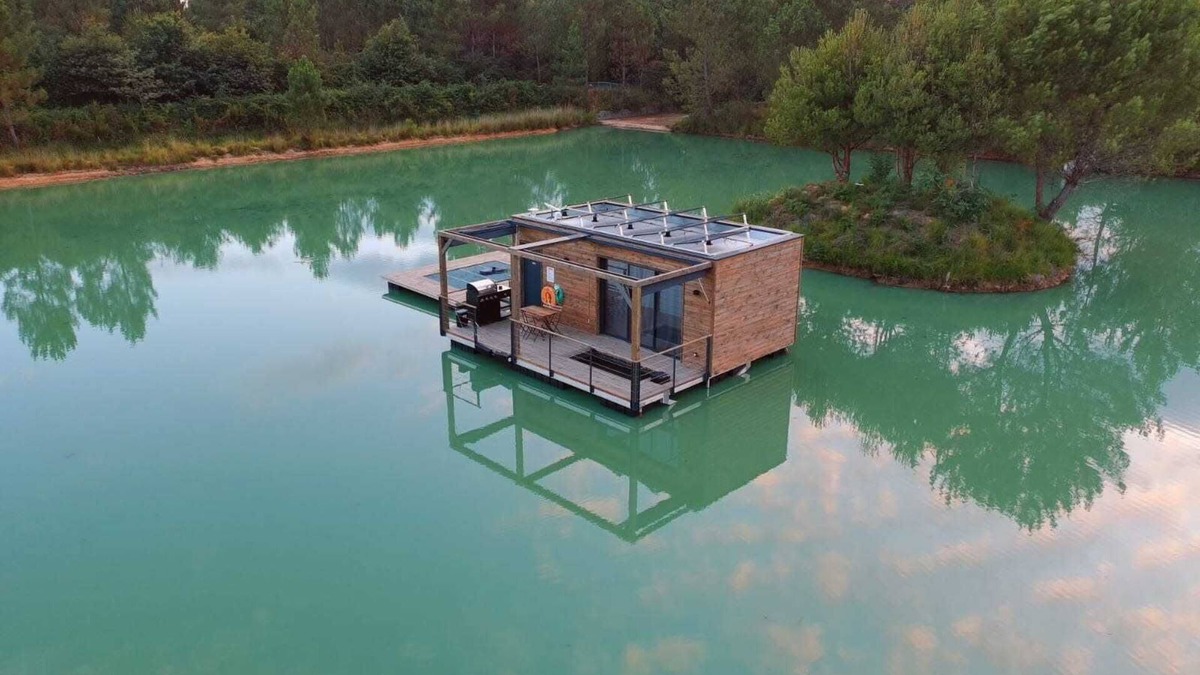 Parcoul-Chenaud Boat Rental | Lodge on the water in Dordogne