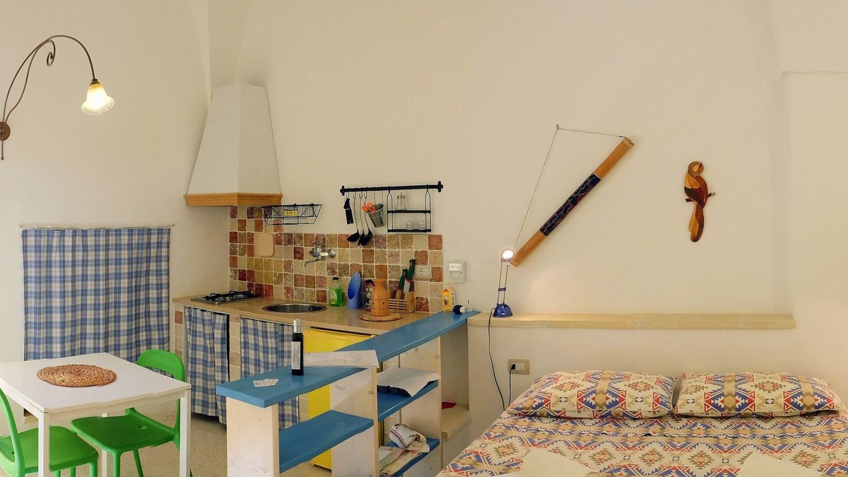 Presicce Apartment | Lodge Scirocco for 2 p with kitchen, in Masseria with shared pool in Salento