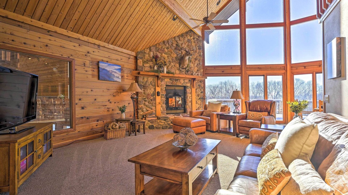 Merrimac House | Lodge w/Indoor Pool, Along Devil's Lake Park