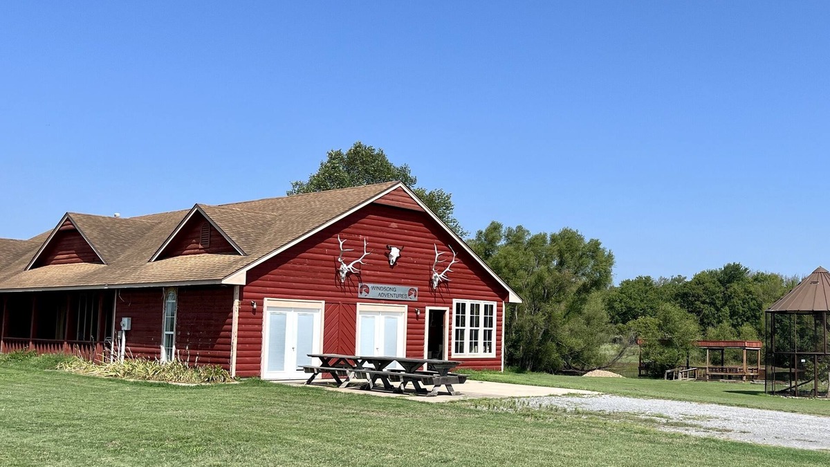 Adair Cabin | Lodge with fishing & guided hunts available! Minutes from Tulsa & Grand Lake!
