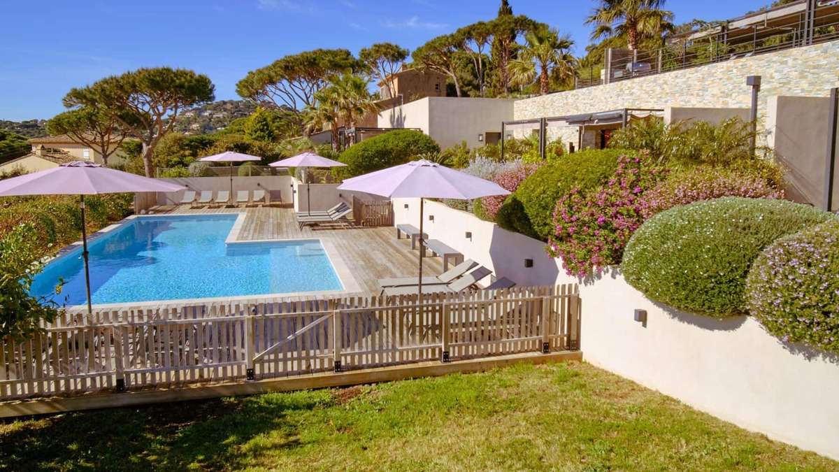 La Nartelle Cottage | LODGES PANORAMIC SEA VIEW AT 400 M FROM THE BEACH HEATED HEATED SWIMMING POOL