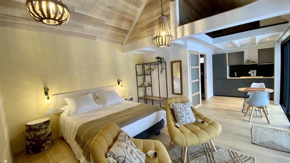 Champs-sur-Tarentaine-Marchal Hotel | Lodges with PRIVATE SPA near SANCY : Écrin d'Auvergne luxury & spa