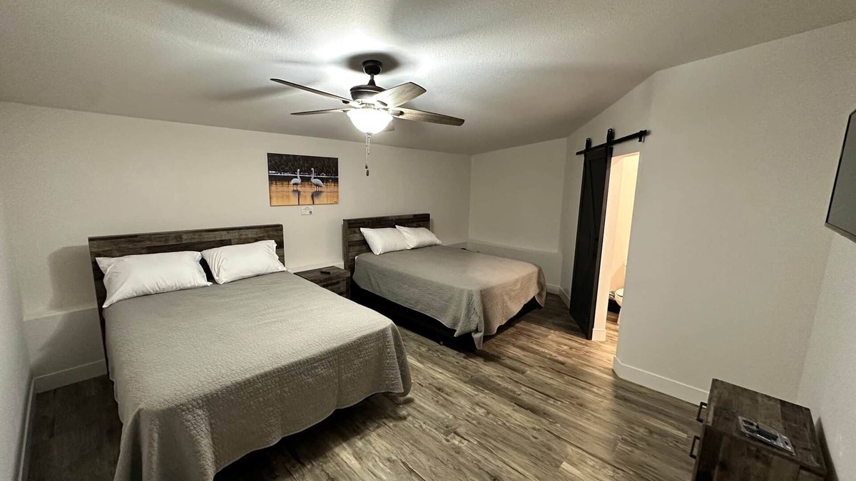 Mound City Apartment | Loess Hills Lodge - Room 5