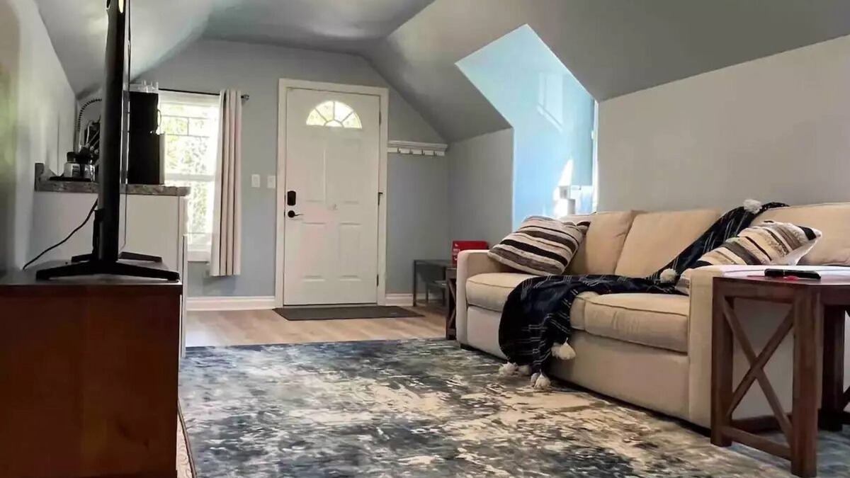 Ferndale Apartment | Loft 10mi to beach & border.