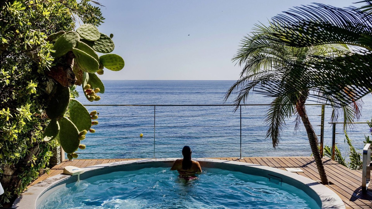 Pietranera Villa | Loft Agula & Villa PietraSerena - beachfront estate with pools, hammam, fitness