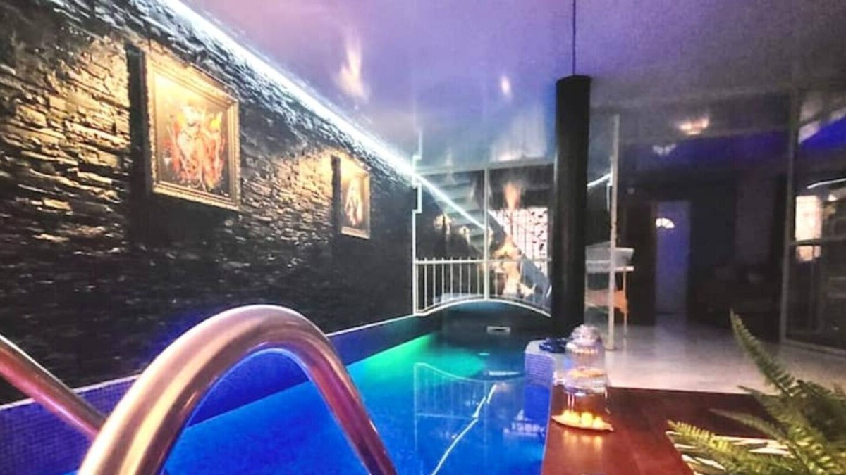 Rodez Apartment | Loft Avec Piscine Privé Intérieure Chauffée, Rodez