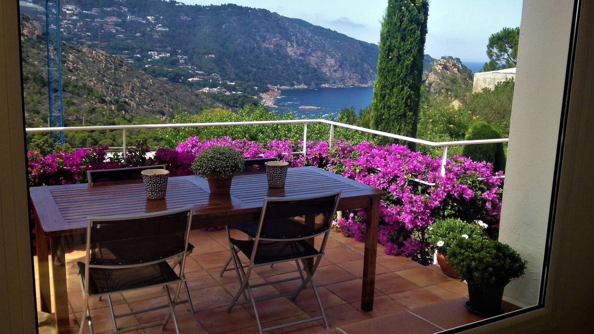 Aiguablava Apartment | Loft in Aiguablava beach. Costa Brava. With private garden and sea views.