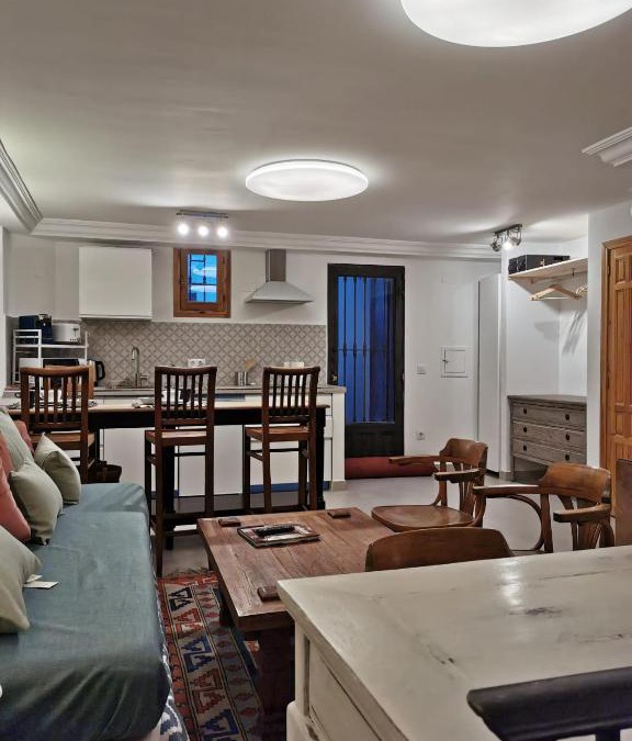 Guindalera Apartment | Loft in Beautiful 19th Century House