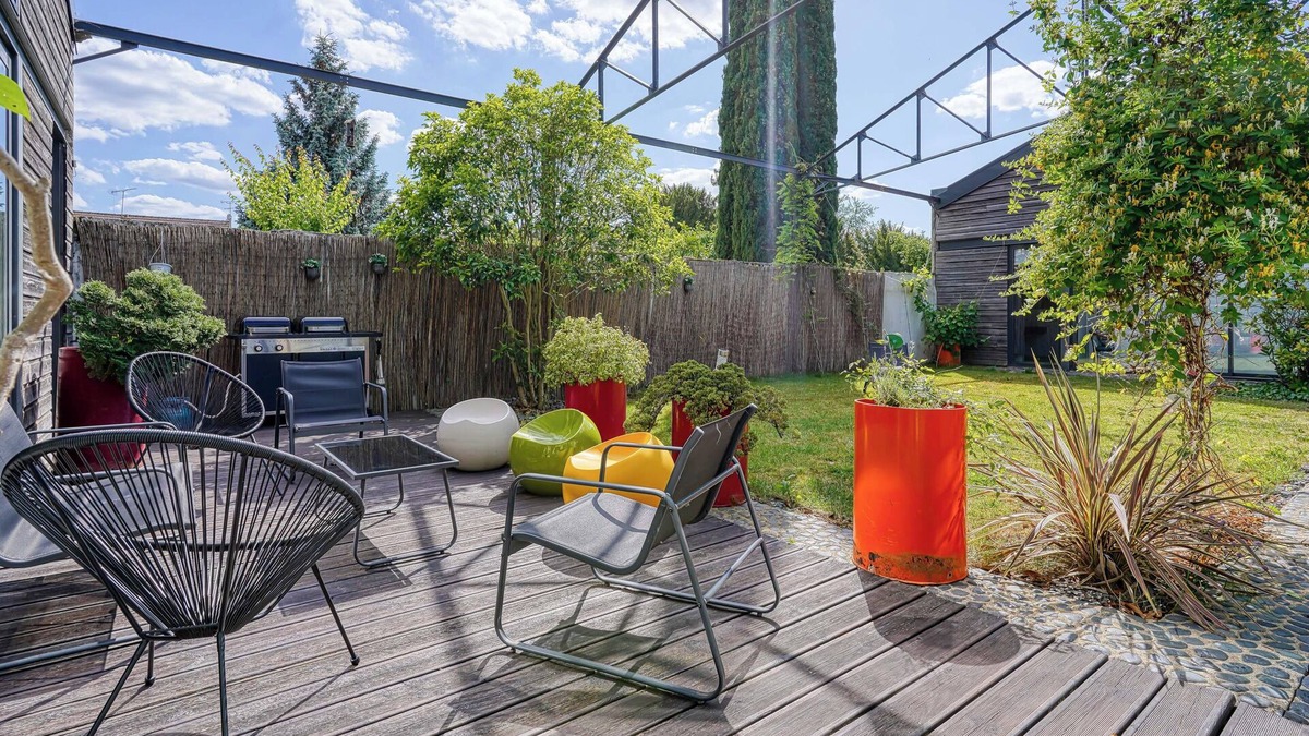 Melun Villa | LOFT L'IMPRIMERIE; Family sleeps 12, 20 min from Fontainebleau, 50 Km from Paris
