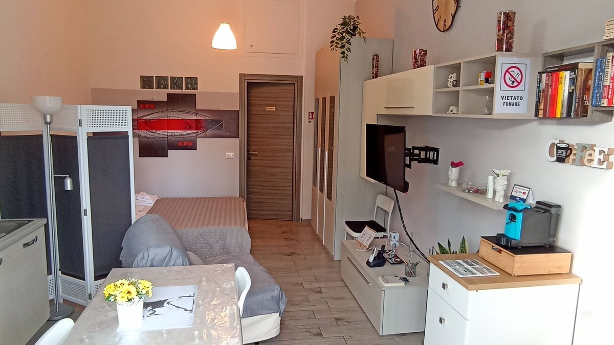 Frattocchie House | LOFT located in Santa Maria delle Mole, (Marino) near the airport of Ciampino.