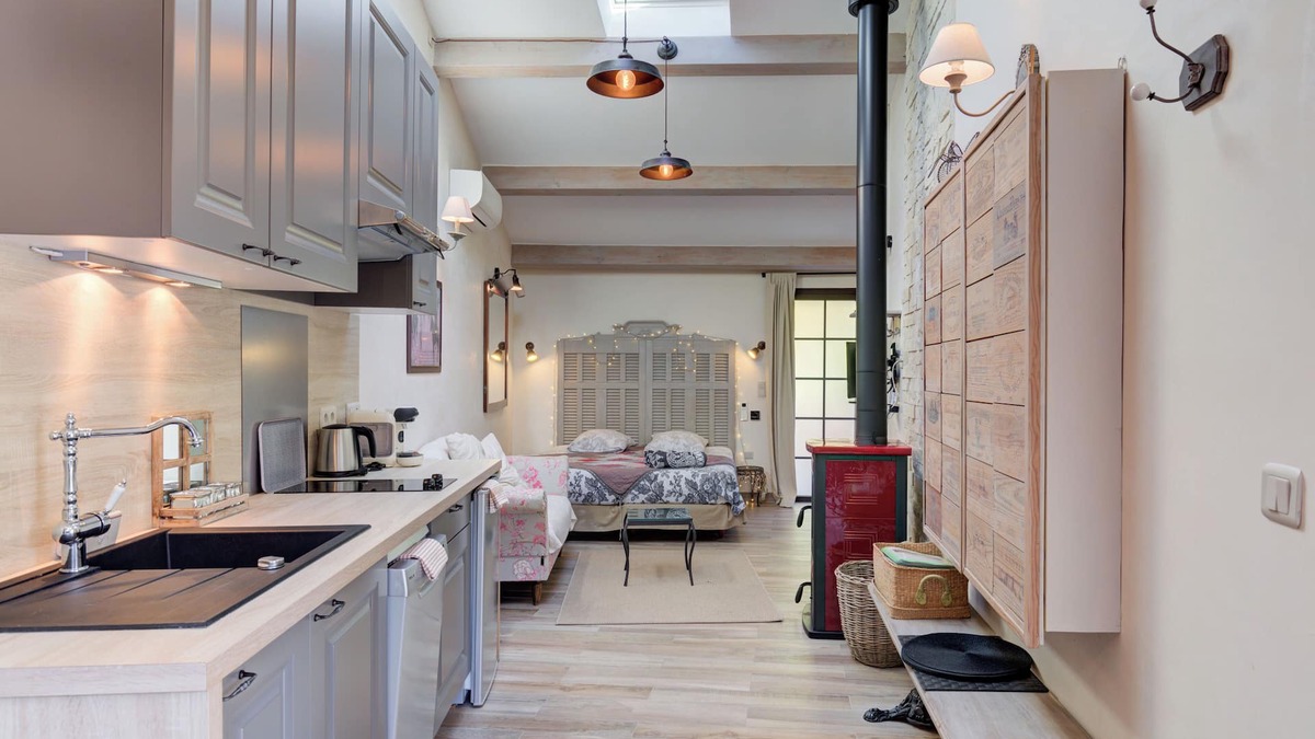 Plaine de la Brague Apartment | Loft studio atelier with pool in walking distance to the beach and old town
