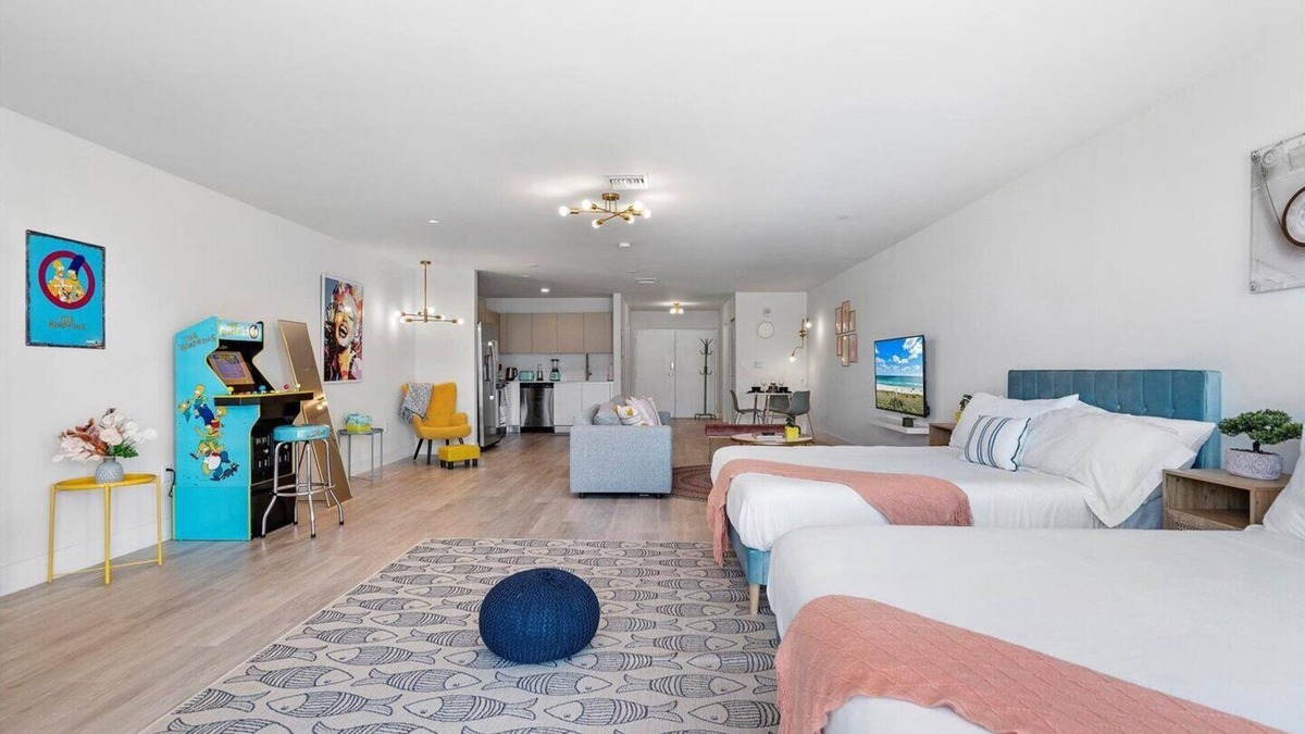 Ojus Apartment | Loft Style Unit with Open Layout