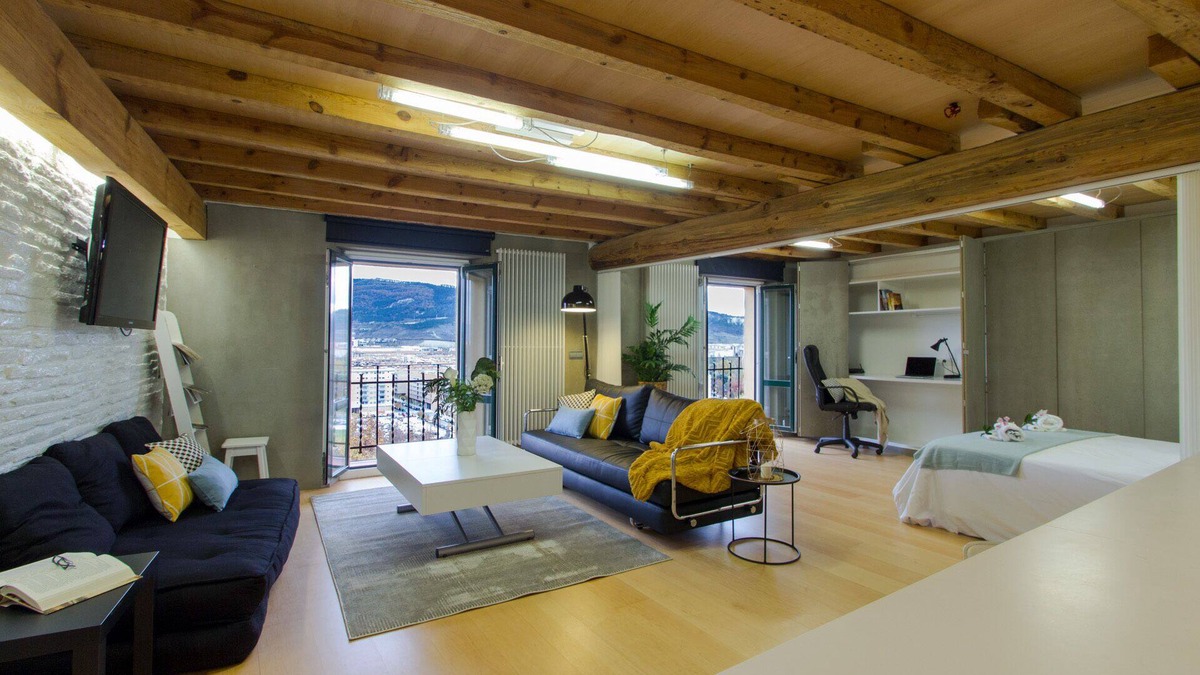 Old Town Apartment | Loft Walls of Pamplona