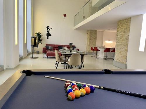 Charlottenburg Apartment | Loft With Pool Table, Kitchen Island & Gallery