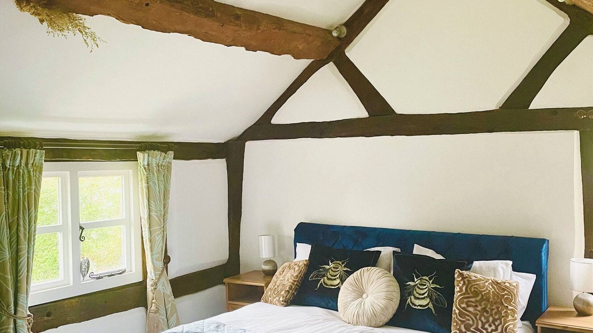 Whitbourne Cottage | Log-Burner and Beamed Ceilings! Whitbourne Hall and Crumplebury wedding venue