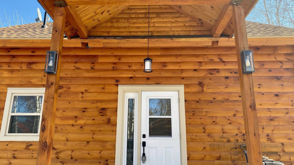 Wentworth Ski Chalet | Log Cabin across from ski Wentworth, with outdoor fire pit and BBQ