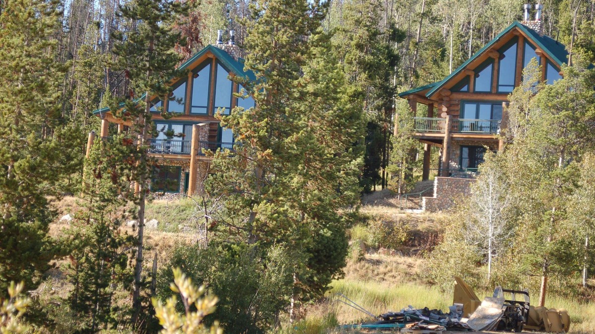 Pinedale Cabin | Log Cabin at White Pine Ski Area, Pinedale. In The Wind River Mountains