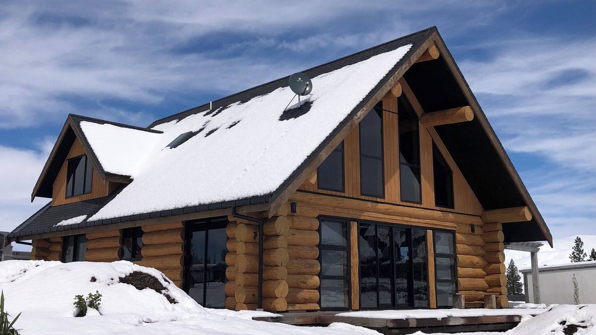 Ohau House | Log cabin - beautiful, relaxing getaway with breathtaking views!