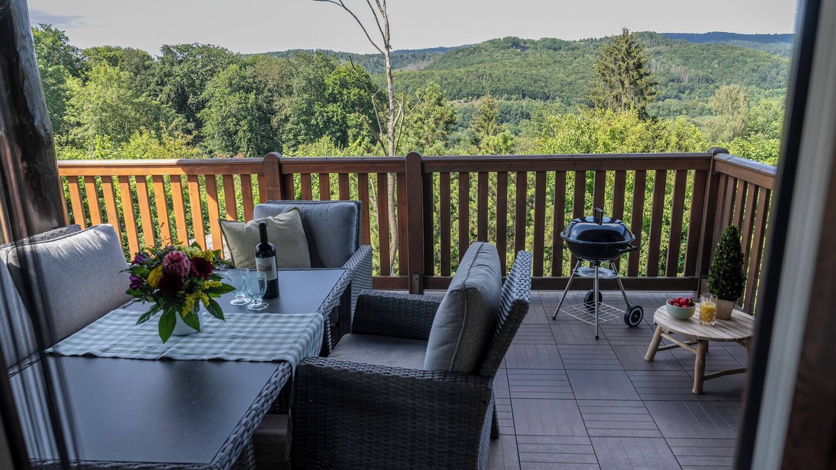 Barbis House | Log cabin for families & friends - with garden, fireplace & terrace