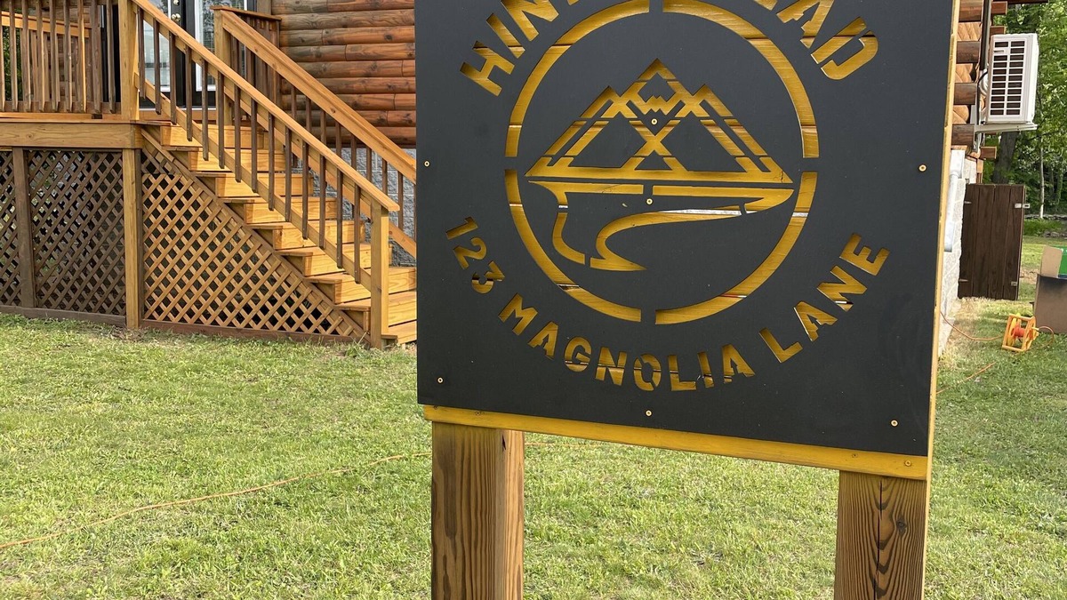 Greenbrier River Cabin | Log Cabin located on the Greenbrier River in Hinton WV