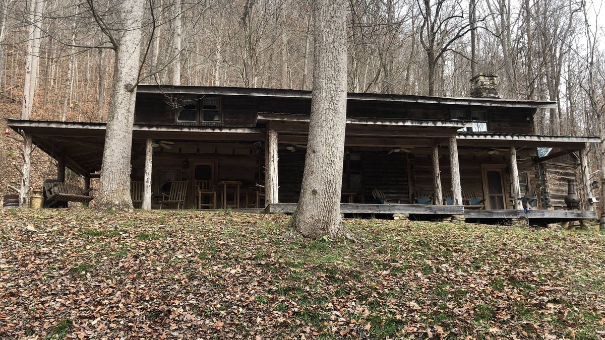 Irvine House | log cabin with all the modern luxuries