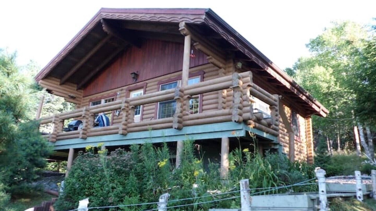 West Bay House | Log cabin with fantastic panoramic views