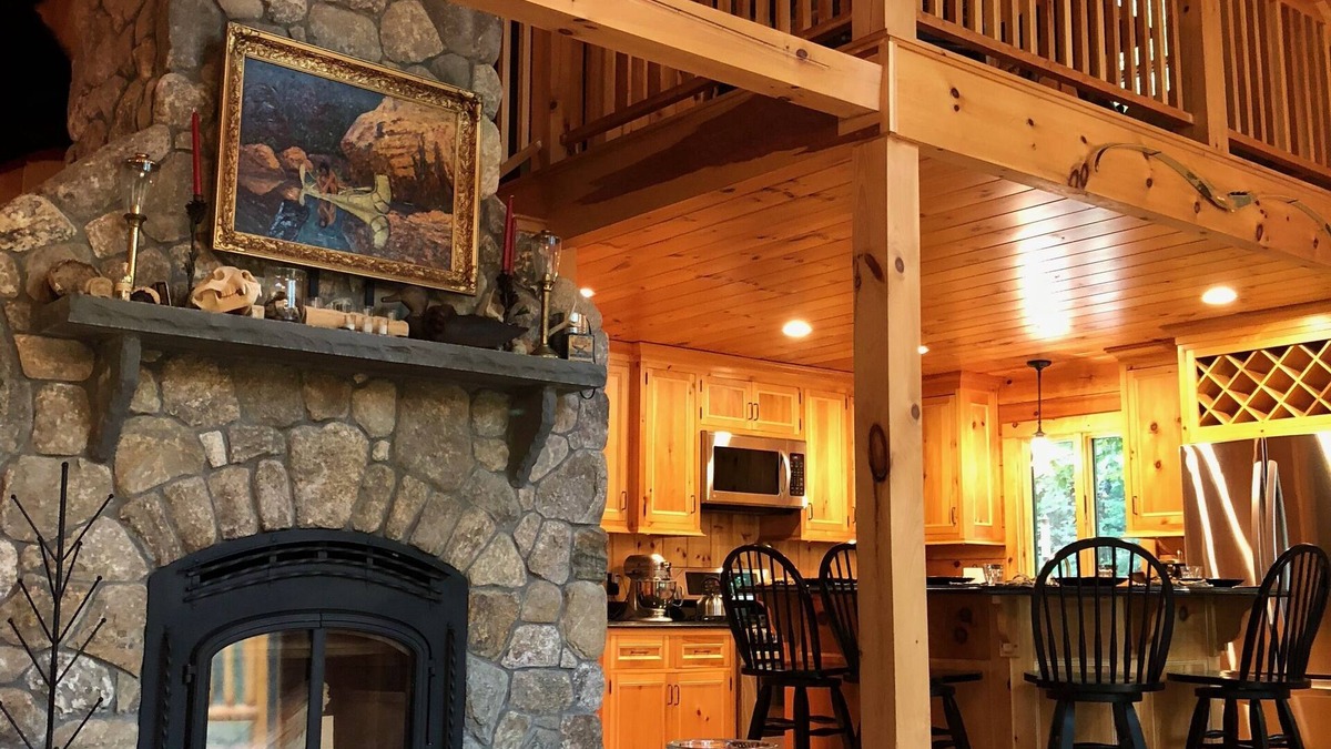 Campton Hollow Cabin | Log Home Nestled Between The White Mountains and The Lakes Region